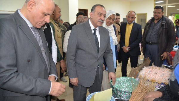 محافظ أسيوط يفتتح مشغل خياطة جديد بقرية بني رافع بمنفلوط