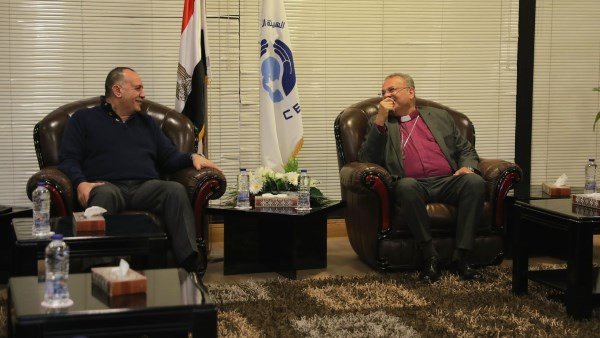 محافظ أسيوط يلتقي رئيس الطائفة الإنجيلية بمصر لبحث عدد من المشروعات التنموية المشتركة