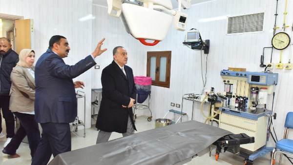 محافظ أسيوط يتفقد المركز التخصصي لعلاج الحروق بالمعلمين