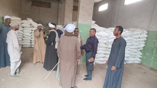متابعة مستمرة لتوزيع الأسمدة بأسيوط 