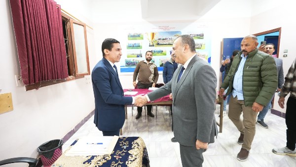 جولة مسائية لمحافظ أسيوط على لجان الإعادة بالدائرة الثالثة
