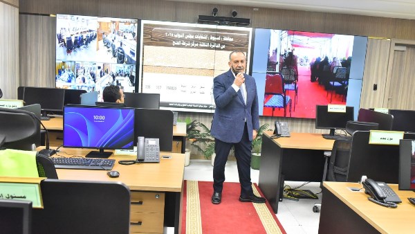 محافظ أسيوط يترأس غرفة العمليات المركزية بمركز السيطرة لمتابعة اللجان الانتخابية في جولة الإعادة بالدائرة الثالثة