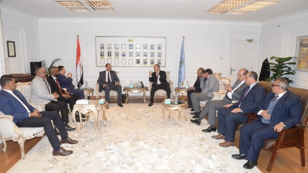 محافظ أسيوط يستقبل وفد المحكمة العربية للتحكيم على هامش ملتقى الوعي الوطني لشباب الصعيد
