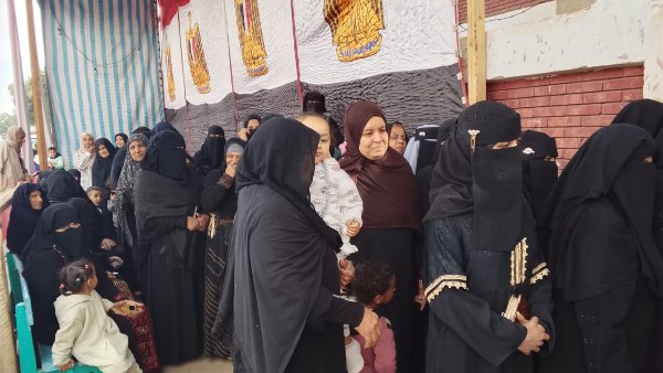 سيدات سوهاج يدلن بأصواتهن بانتخابات النواب