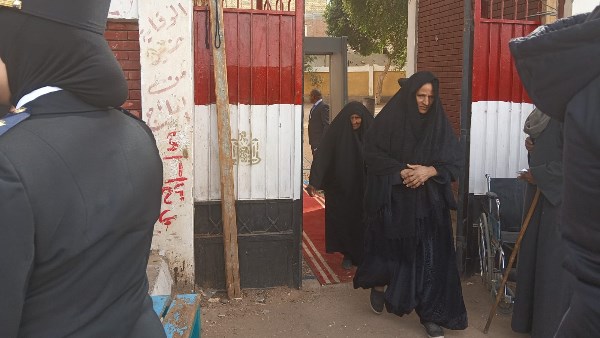 جانب من توافد الناخبين بسوهاج