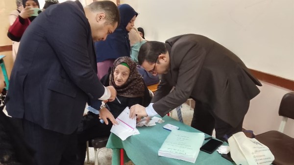 جانب من عملية التصويت بسوهاج