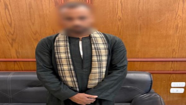 أحد المخالفين الذين تم ضبطهم