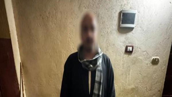 المال السياسي.. أمن سوهاج يضبط شخصا حاول شراء أصوات الناخبين في البلينا المال السياسي.. أمن سوهاج يضبط شخصا حاول شراء أصوات الناخبين في البلينا