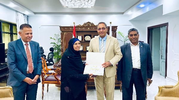 تكريم الحاجة فاطمة عطيتو