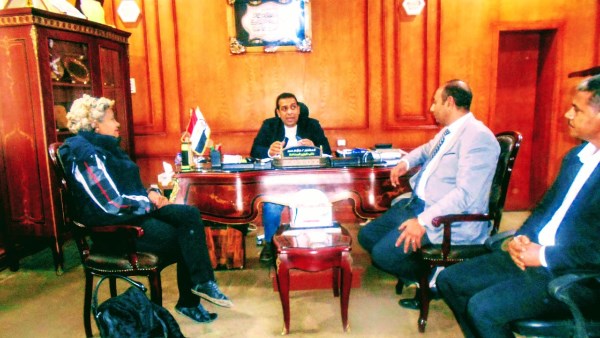 اجتماع نائب محافظ قنا 