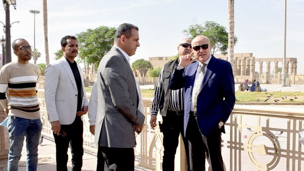 استعداداً لـ عيد الأقصر القومي .. المحافظ يتفقد أحياء القرنة والمدينة في جولة موسعة | صور
