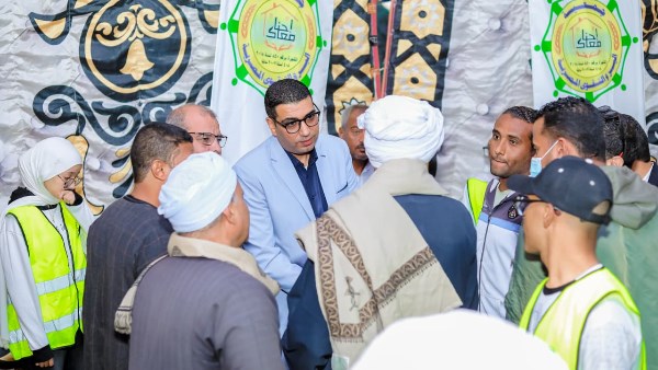 نائب محافظ الأقصر يشهد انطلاق فعاليات "القوافل الطبية المجانية" بالتعاون بين جمعية البر والتقوى ومبادرة ظواهر