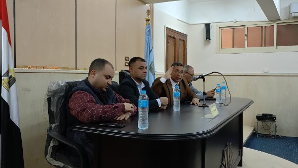 الأقصر.. اجتماع موسع بالبياضية لبحث مواجهة التعديات على الأراضي الزراعية