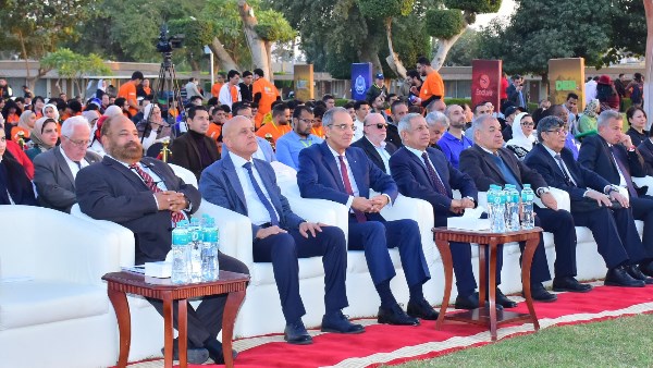 محافظ الأقصر والدكتور عمرو طلعت وزير الاتصالات وتكنولوجيا المعلومات  يشهدان ختام منافسات المسابقة العربية الأفريقية للبرمجيات ACPC  