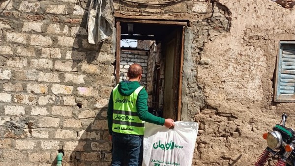 اطلاق حملة "ستر ودفا واطعام" لتوزيع بطاطين وألحفة الشتاء على غير القادرين بقرى ونجوع الأقصر