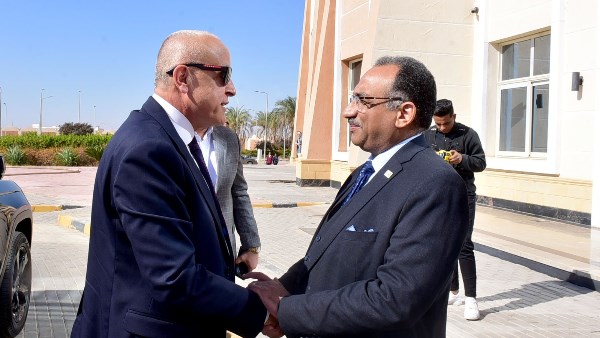 محافظ الأقصر يدشن المؤتمر الرابع لشباب التكنولوجيين بجامعة طيبة 