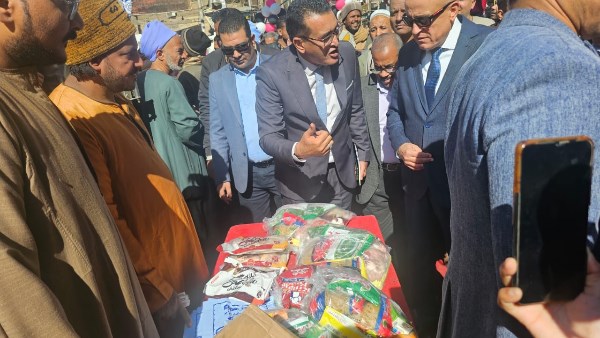 محافظ الأقصر يفتتح سوق اليوم الواحد بإسنا رقم (٤٨)