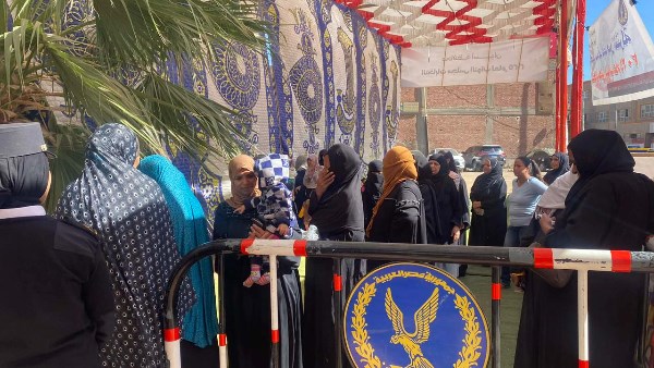 إقبال سيدات أسوان على لجان انتخابات جولة الإعادة لمجلس النواب.. صور إقبال سيدات أسوان على لجان انتخابات جولة الإعادة لمجلس النواب.. صور