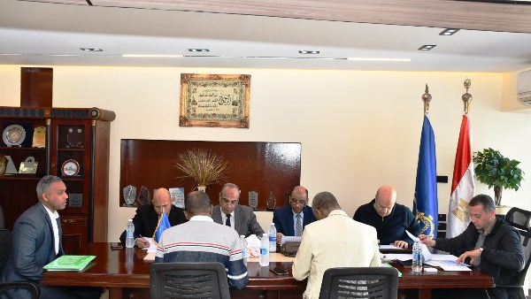 نائب محافظ أسوان يترأس لجنة إختيار نواب وسكرتيرى رؤساء المراكز والمدن