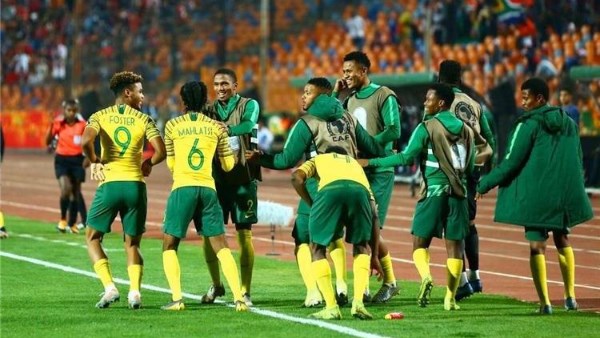 منتخب جنوب إفريقيا وآنجولا