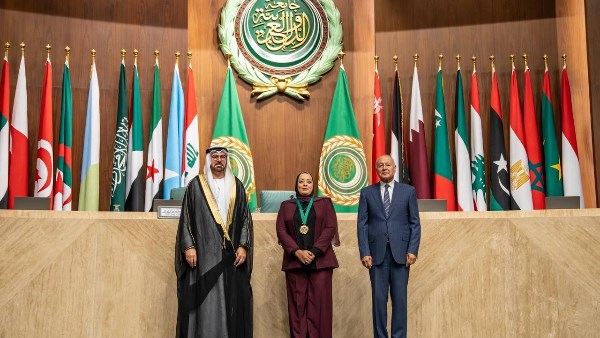 جائزة أفضل موظفة حكومية عربية