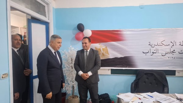 محافظ الاسكندرية في جولة بانتخابات المنتزه