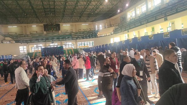 توافد كثيف لأعضاء نادي الإتحاد السكندري