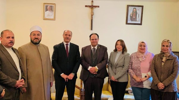 زيارة وكيل وزارة التربية والتعليم للكنيسة الكاثوليكية