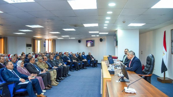 محافظ الإسكندرية يترأس المجلس التنفيذي