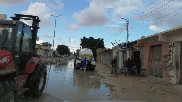 رفع تجمعات مياه الامطار  بمطروح