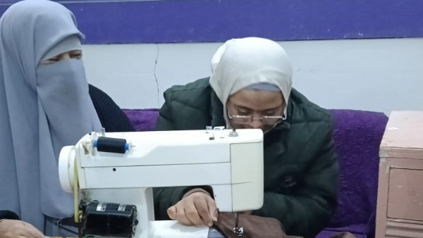 دورات  تدريبية  لتعلم الخياطة للسيدات