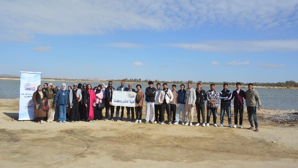 طلاب كلية الاثار خلال الرحلة العلمية بسيوة 