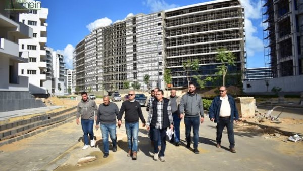 قيادات هئية المجتمعات خلال جولة بالعلمين 