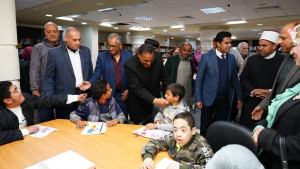 محافظ  مطروح خلال تفقد الورشة الفنية 