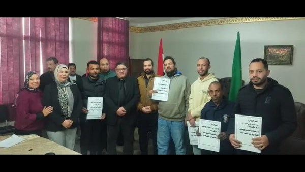 خلال تسليم العقود 