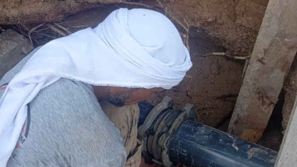 مياه القناة : إصلاح الكسور المفاجئة وتغير المواسير المتهالكة بـ PVC بأقطار مختلفة