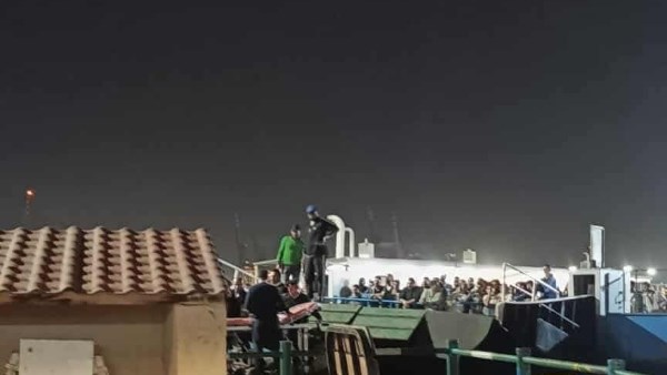 نتيجة عطل فني.. معدية نقل ركاب وسيارات بين بورسعيد وبورفؤاد تصطدم بالمرسى 