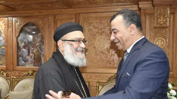 بالإنابة عن محافظ بورسعيد وفد تتفيذي يقدم التهنئة بمناسبة قرب حلول عيد الميلاد بعدد من الكنائس 