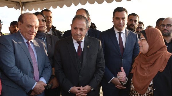 وفاءً بالوعد .. محافظ بورسعيد يتفقد بدء العمل في مشروع إنشاء 111 عمارة سكنية  بالحى الإماراتي