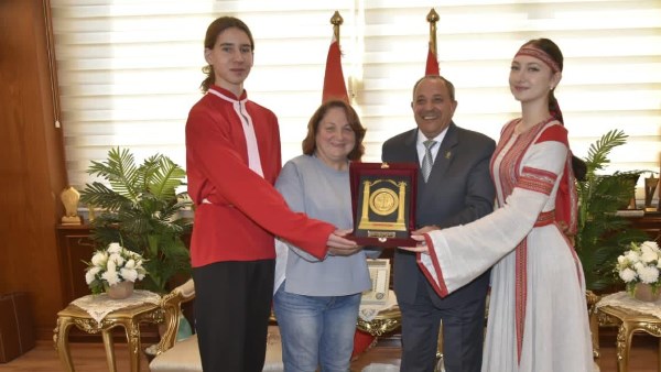 محافظ بورسعيد :يكرم الفرق الفنية للوفود العربية الأجنبية