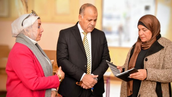 الغرباوي يتابع عملية توزيع التابلت المدرسي بمدرسة بورسعيد الثانوية بنات