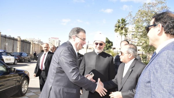 للمشاركة في احتفالات المحافظة بالعيد القومي " عيد النصر ال69"  محافظ بورسعيد يستقبل وزراء الأوقاف و التعليم العالي ومفتي الديار 