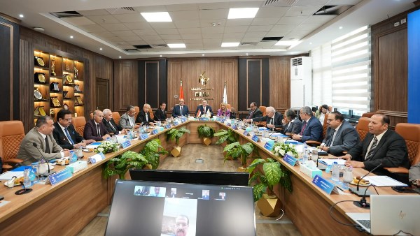 جانب من اجتماع مجلس الأمناء 