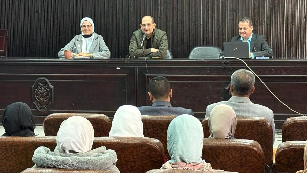 جانب من الندوة 