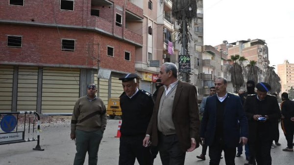 محافظ الغربية يضرب بيد من حديد ويقود حملة مكبرة لإزالة مخالفات البناء بالمحلة