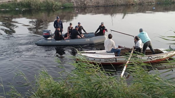 البحث عن تمساح 