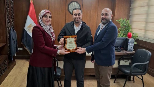 الإدارة المركزية للطوارئ بوزارة الصحة تكرم مدير إدارة الحضانات بالشرقية