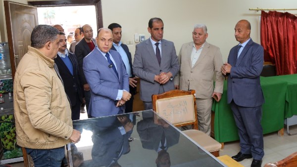 محافظ كفر الشيخ يطمئن على جاهزية اللجان الانتخابية لجولة الإعادة | صور محافظ كفر الشيخ يطمئن على جاهزية اللجان الانتخابية لجولة الإعادة | صور