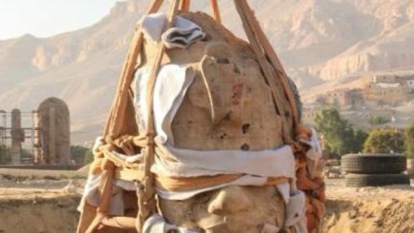 تمثال أمنحتب الثالث 