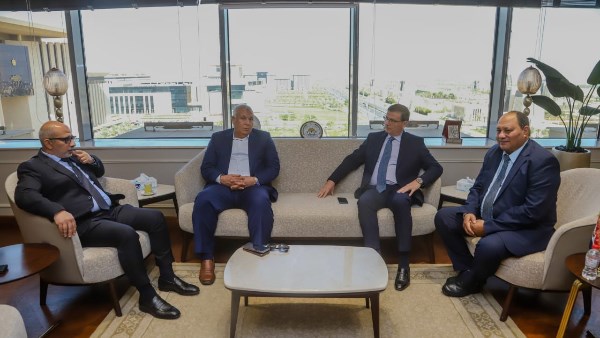 وزير الزراعة ومحافظ الوادي الجديد 